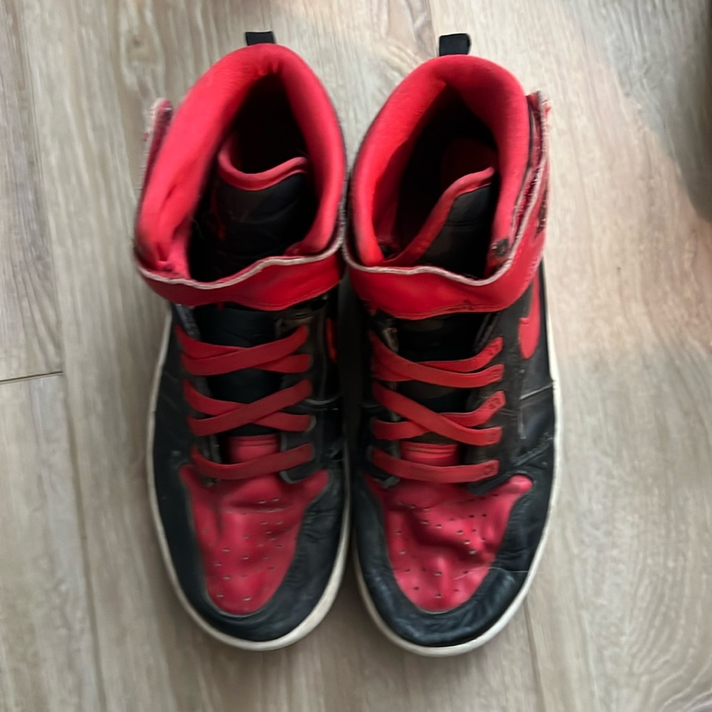 Jordan 1 fly-ease sz 9.5